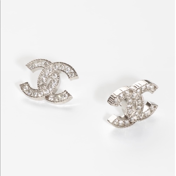 Bnib 21b Chanel crystal stud earrings 🤩 - Picture 5 of 11